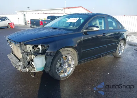 2008 Volvo S40 T5 z USA, uszkodzony, nr VIN YV1MH672482389403